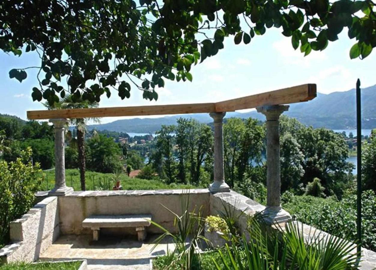 Domus Cusiana Complesso Vista Lago E Piscina Miasino Luaran gambar